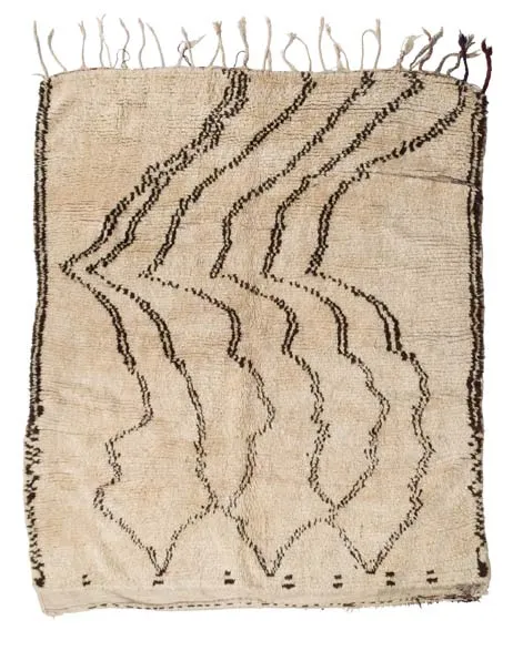 Ivory rug crossed by sparse black serpentine lines