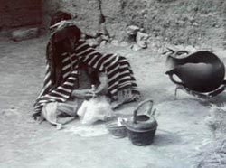 Ait Haddidou: dyeing the agounoun in plangi technique