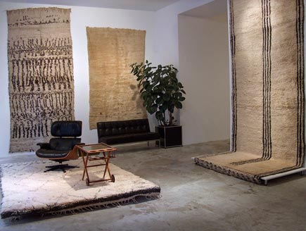 an exhibition of Beni Ouarain rugs in the Vienna gallery, Schleifmuehlgasse 13, 18th of November - 18th of December 2004