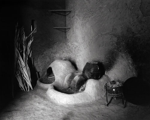 Morocco Dra valley ksar Tissergate house interior kitchen ©Bart Deseyn